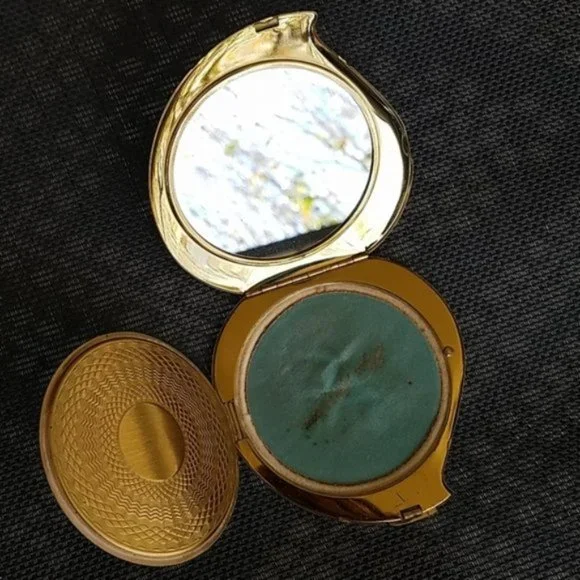 Vintage Elgin American Heart Compact